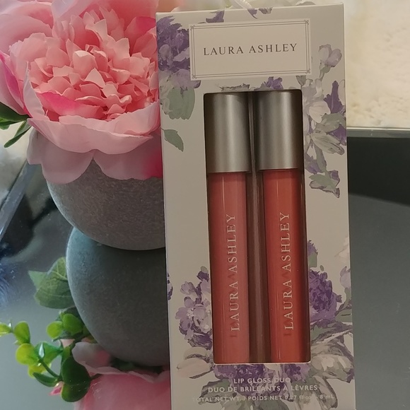 🎉2/$16 NEW Laura Ashley Lip Gloss Duo - Picture 1 of 4